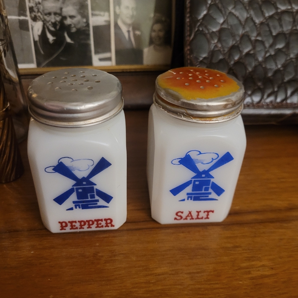 Vintage Milk Glass Salt And Pepper Shaker Set With Windmill Pattern